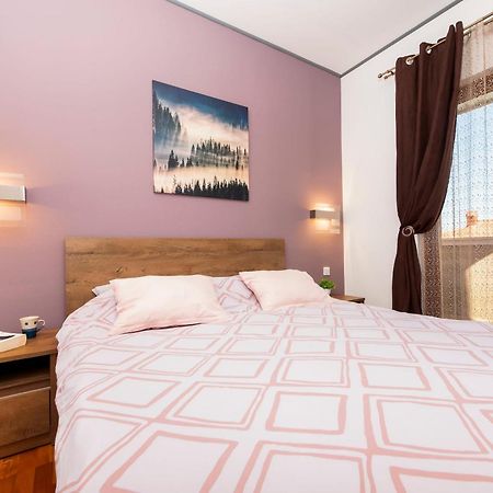 Apartments Branko Ровінь Екстер'єр фото