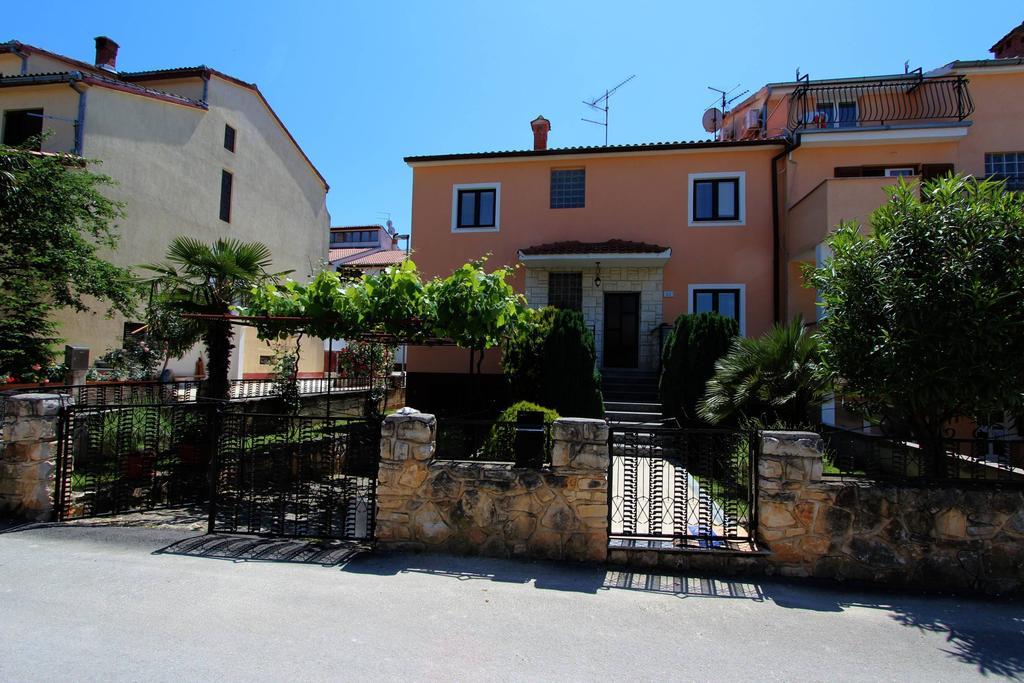 Apartments Branko Ровінь Екстер'єр фото